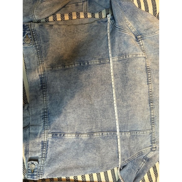 Free People Distressed Denim Jacket Light Wash Frayed Pockets Button Front Women - Picture 8 of 10
